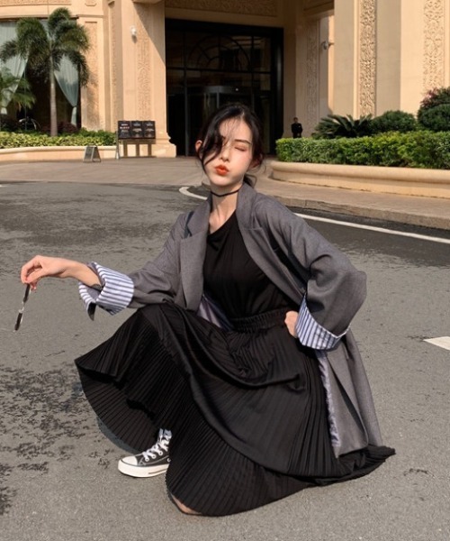 KOR(ケーオーアール)の「アシンメトリープリーツスカート(スカート・レディース・ホワイト/ブラック・S/M/L/XL)」の8枚目の写真