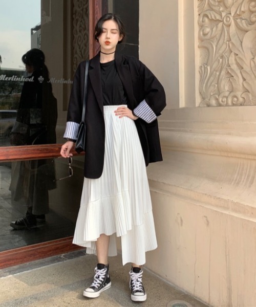 KOR(ケーオーアール)の「アシンメトリープリーツスカート(スカート・レディース・ホワイト/ブラック・S/M/L/XL)」の9枚目の写真