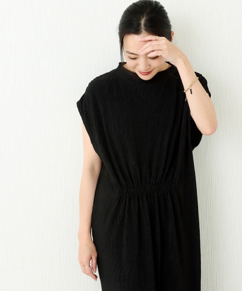libelle more（リベル モア）の「楊柳プリーツスムース　プチハイネックワンピース（ワンピース・レディース・ブラック/ブラウン/グレイッシュベージュ/ライトカーキ・M/L）」の2枚目の写真