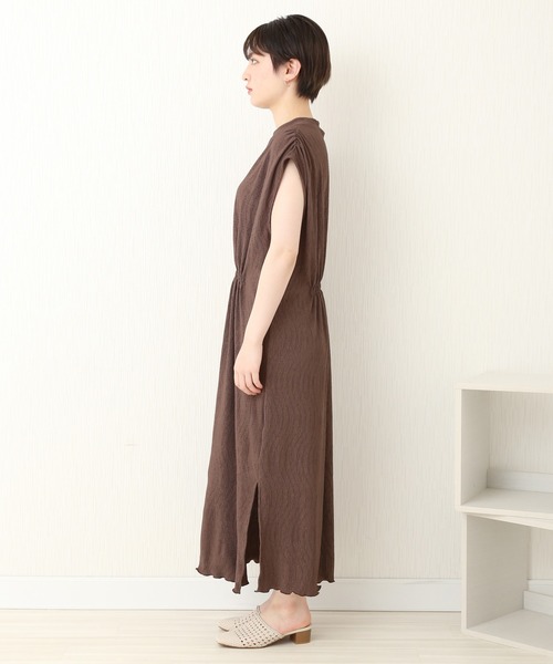 libelle more（リベル モア）の「楊柳プリーツスムース　プチハイネックワンピース（ワンピース・レディース・ブラック/ブラウン/グレイッシュベージュ/ライトカーキ・M/L）」の21枚目の写真