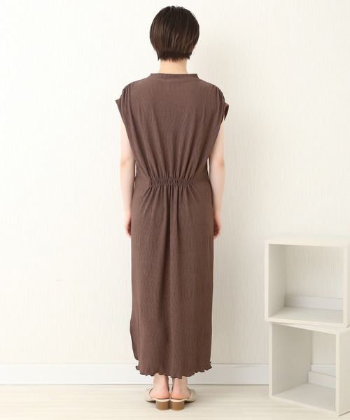 libelle more（リベル モア）の「楊柳プリーツスムース　プチハイネックワンピース（ワンピース・レディース・ブラック/ブラウン/グレイッシュベージュ/ライトカーキ・M/L）」の15枚目の写真