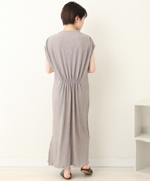 libelle more（リベル モア）の「楊柳プリーツスムース　プチハイネックワンピース（ワンピース・レディース・ブラック/ブラウン/グレイッシュベージュ/ライトカーキ・M/L）」の17枚目の写真