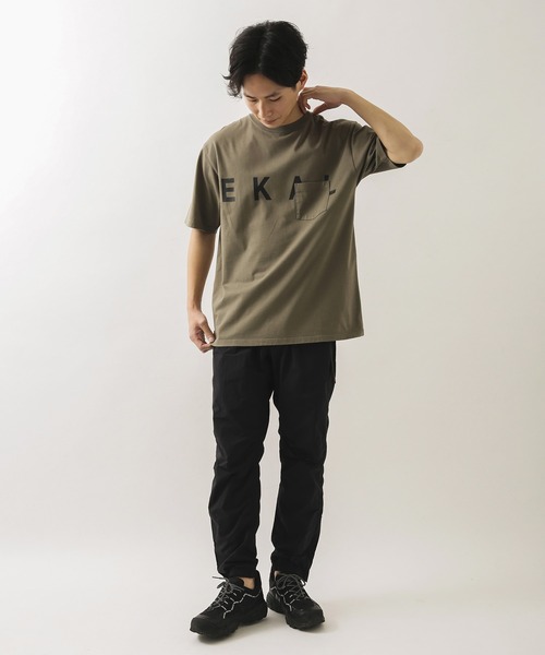 EKAL（エカル）の「EKAL　ロゴプリントポケットTシャツ（Tシャツ/カットソー・メンズ・グレー系その他/ベージュ/カーキ・MEDIUM/LARGE）」の13枚目の写真