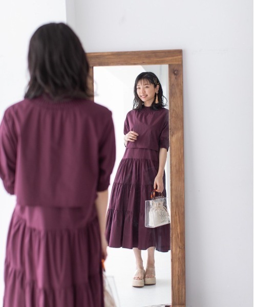 Mysa&Liina(ミーサリーナ)の「半袖ティアードワンピース(ワンピース・レディース・ベージュ/ネイビー/オフホワイト/イエロー/グリーン/ボルドー・M)」の12枚目の写真