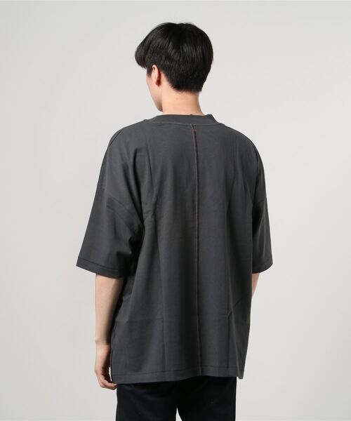 SHINYAKOZUKA（シンヤコヅカ）の「【SHINYA KOZUKA】 SET-IN WITH FRUIT OF THE LOOM（Tシャツ/カットソー・メンズ・ホワイト/ブラック/ダークグレー/グレー・LARGE/MEDIUM）」の9枚目の写真