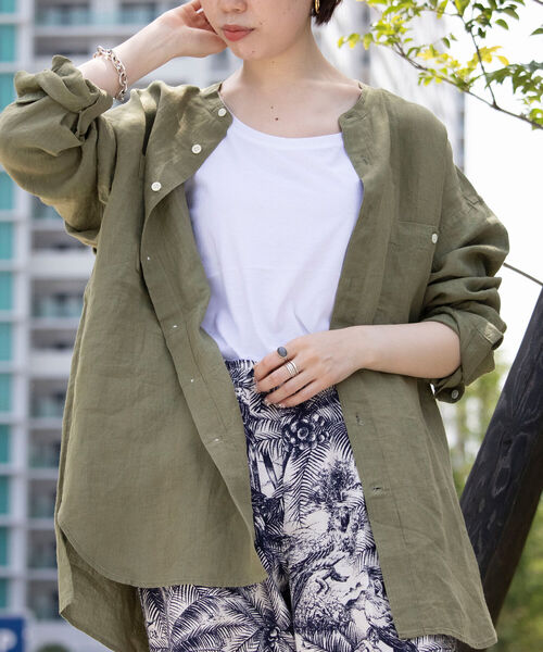 NOLLEY'S goodman（ノーリーズグッドマン）の「ヘンプ ビッグシルエット バンドカラーシャツ UNISEX（シャツ/ブラウス・メンズ・ブラウン/ホワイト/ライトブルー/オリーブ・LARGE/SMALL/MEDIUM）」の4枚目の写真