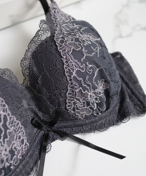 tu-hacci（ツーハッチ）の「【谷間痛くない。フワ盛りを叶えるブラ】フルールシャワーカシュクールブラ / Leeneシリーズ 【ブラジャー単品】（ブラジャー・レディース・ブラック/ライラック/ピンク/グレイッシュブルー/チャコールグレー/ライトブルーグレー/プラム/グレイッシュベージュ/スモークピンク/テラコッタ/ブルーグレー/シャンパン/ローズ/ライトグレー/ピンクベージュ・A75/B65/B70/C65/C75/D70/D80/A70/B75/C70/D65/D75）」の17枚目の写真