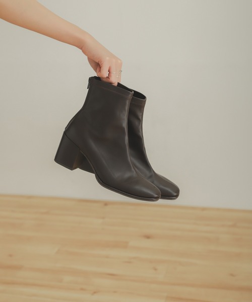 SENSE OF PLACE by URBAN RESEARCH（センスオブプレイスバイアーバンリサーチ）の「スクエアトウセンターシームストレッチブーツ（ブーツ・レディース・ブラック/ベージュ/ブラウン/アイボリー・SMALL/MEDIUM/LARGE）」の3枚目の写真