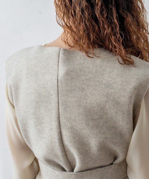 mystic(ミスティック)の「ベルト付起毛ジレ / ロングベスト(テーラードジャケット・レディース・チャコールグレー/ネイビー/アイボリー・FREE)」の12枚目の写真