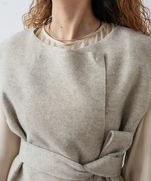 mystic(ミスティック)の「ベルト付起毛ジレ / ロングベスト(テーラードジャケット・レディース・チャコールグレー/ネイビー/アイボリー・FREE)」の13枚目の写真