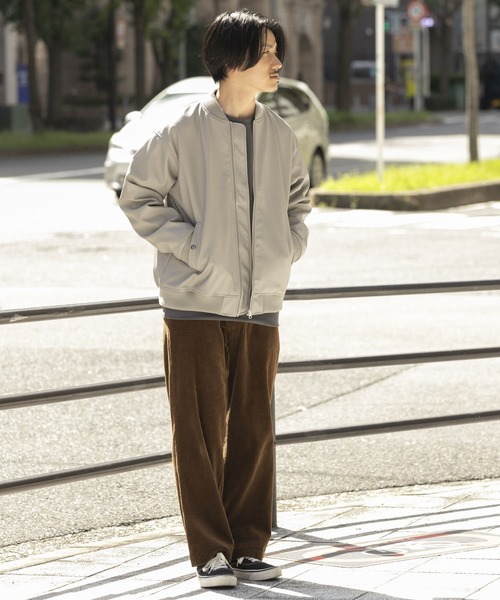 URBAN RESEARCH（アーバンリサーチ）の「ヴィーガンレザー MA-1（その他アウター・メンズ・ブラック/グレー/オフホワイト・MEDIUM/LARGE）」の4枚目の写真