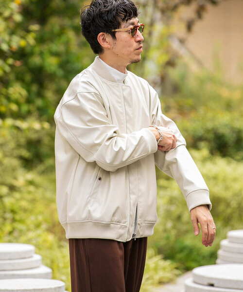 URBAN RESEARCH（アーバンリサーチ）の「ヴィーガンレザー MA-1（その他アウター・メンズ・ブラック/グレー/オフホワイト・MEDIUM/LARGE）」の6枚目の写真