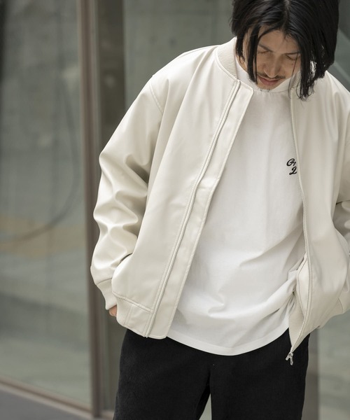 URBAN RESEARCH（アーバンリサーチ）の「ヴィーガンレザー MA-1（その他アウター・メンズ・ブラック/グレー/オフホワイト・MEDIUM/LARGE）」の19枚目の写真