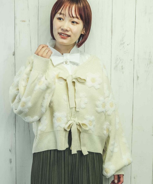 Hamble by Par Avion（ハンブルバイパラビオン）の「フラワーカーデ（カーディガン/ボレロ・レディース・アイボリー/ブラック・ONESIZE）」の4枚目の写真