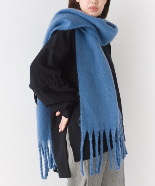 OMNES（オムネス）の「起毛ボリュームフリンジマフラー（マフラー・レディース・ブラック/ベージュ/ブラウン/カーキ/ブルー/アイボリー/ミント/モカ/ブラック系その他/ブラウン系その他/ピンクベージュ/パープル/ブルー系その他/イエロー/オレンジ系その他2/ブラウン系その他2/サックスブルー/ブルー系その他2/ブルー系その他3/オレンジ系その他・FREE）」の12枚目の写真
