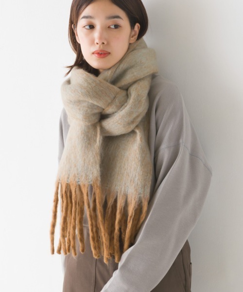OMNES（オムネス）の「起毛ボリュームフリンジマフラー（マフラー・レディース・ブラック/ベージュ/ブラウン/カーキ/ブルー/アイボリー/ミント/モカ/ブラック系その他/ブラウン系その他/ピンクベージュ/パープル/ブルー系その他/イエロー/オレンジ系その他2/ブラウン系その他2/サックスブルー/ブルー系その他2/ブルー系その他3/オレンジ系その他・FREE）」の8枚目の写真