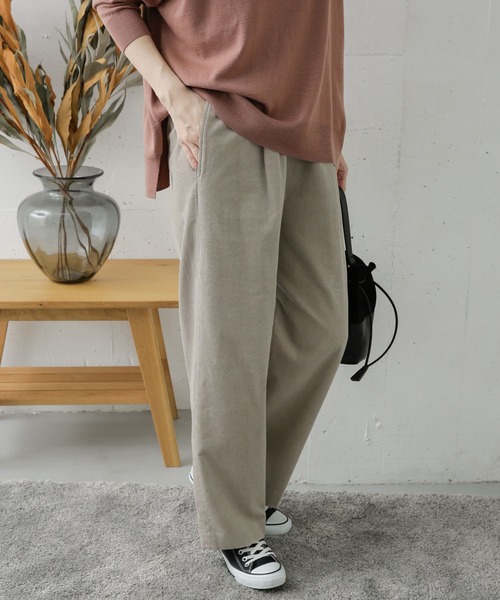 URBAN RESEARCH DOORS(アーバンリサーチドアーズ)の「コーデュロイイージーパンツ(その他パンツ・レディース・チャコールグレー/ライトグレー/オリーブ・38/36)」の4枚目の写真