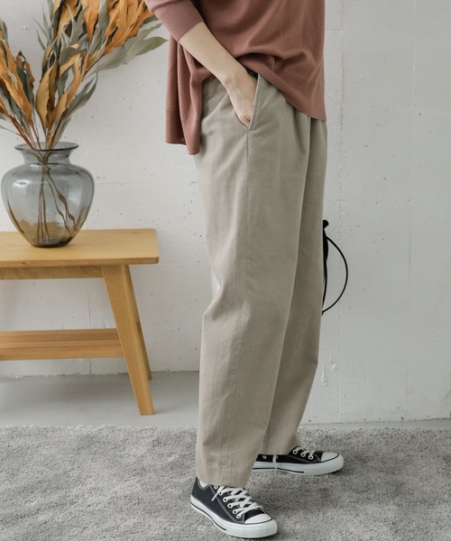 URBAN RESEARCH DOORS(アーバンリサーチドアーズ)の「コーデュロイイージーパンツ(その他パンツ・レディース・チャコールグレー/ライトグレー/オリーブ・38/36)」の5枚目の写真