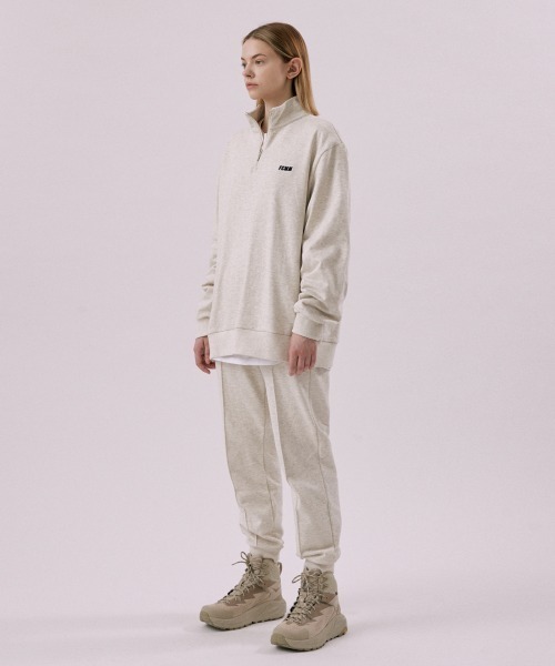 FCMM(エフシーエムエム)の「CLUB TEAM CLASSIC HALF-ZIP SWEATSHIRTS/クラブチームクラシックハーフジップスウェットシャツ(スウェット・メンズ・ミックスグレー/オートミール/ブラック・LARGE/MEDIUM)」の6枚目の写真