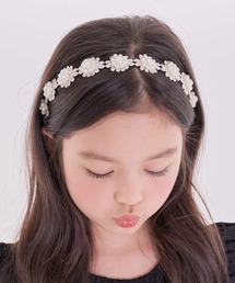 Rora（ローラ）の「【日本製】エリザベス カチューシャ ハンドメイド お花 白 ベージュ（カチューシャ）」