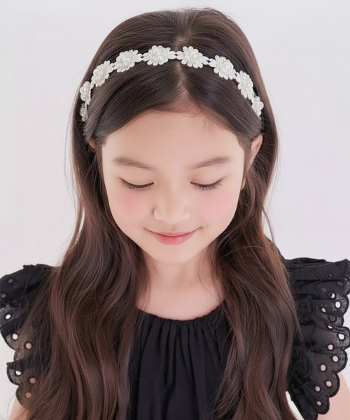 Rora（ローラ）の「【日本製】エリザベス カチューシャ ハンドメイド お花 白 ベージュ（カチューシャ・キッズ・ベージュ/ホワイト・FREE）」の17枚目の写真