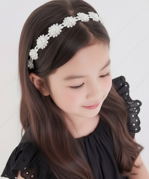 Rora（ローラ）の「【日本製】エリザベス カチューシャ ハンドメイド お花 白 ベージュ（カチューシャ・キッズ・ベージュ/ホワイト・FREE）」の16枚目の写真