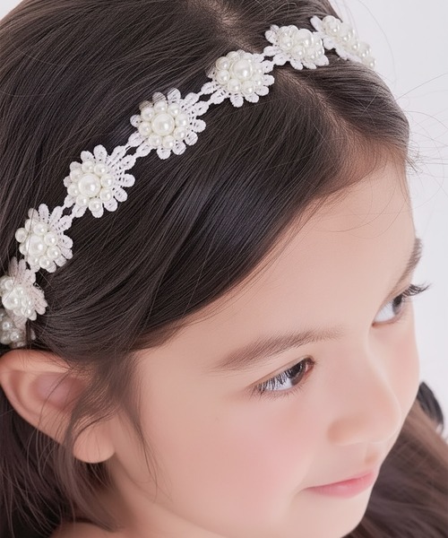 Rora（ローラ）の「【日本製】エリザベス カチューシャ ハンドメイド お花 白 ベージュ（カチューシャ・キッズ・ベージュ/ホワイト・FREE）」の15枚目の写真