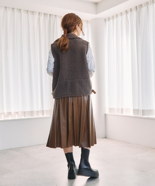 toucher du brise（トゥシェドブリーズ）の「【もこもこ暖か】リラックスボアベスト（その他アウター・レディース・ベージュ/グレー/オフホワイト・M）」の13枚目の写真