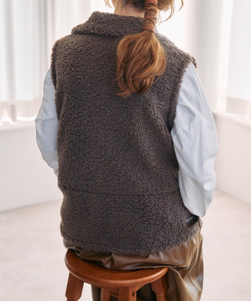 toucher du brise（トゥシェドブリーズ）の「【もこもこ暖か】リラックスボアベスト（その他アウター・レディース・ベージュ/グレー/オフホワイト・M）」の11枚目の写真