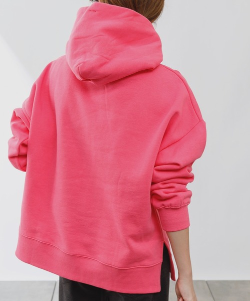 COLONY 2139（コロニートゥーワンスリーナイン）の「裏起毛フード付パーカー（パーカー・レディース・ブラック/オフホワイト/ピンク/グリーン/モカ・MEDIUM/LARGE）」の5枚目の写真