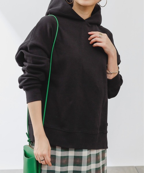 COLONY 2139（コロニートゥーワンスリーナイン）の「裏起毛フード付パーカー（パーカー・レディース・ブラック/オフホワイト/ピンク/グリーン/モカ・MEDIUM/LARGE）」の3枚目の写真