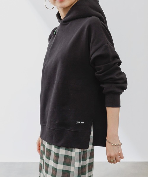 COLONY 2139（コロニートゥーワンスリーナイン）の「裏起毛フード付パーカー（パーカー・レディース・ブラック/オフホワイト/ピンク/グリーン/モカ・MEDIUM/LARGE）」の13枚目の写真