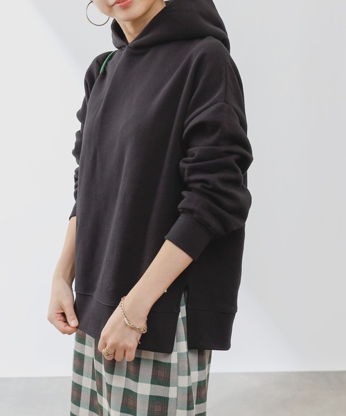 COLONY 2139（コロニートゥーワンスリーナイン）の「裏起毛フード付パーカー（パーカー・レディース・ブラック/オフホワイト/ピンク/グリーン/モカ・MEDIUM/LARGE）」の14枚目の写真