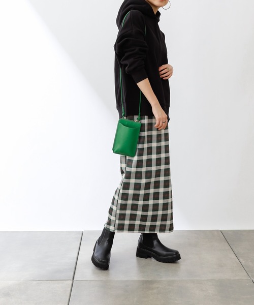 COLONY 2139（コロニートゥーワンスリーナイン）の「裏起毛フード付パーカー（パーカー・レディース・ブラック/オフホワイト/ピンク/グリーン/モカ・MEDIUM/LARGE）」の17枚目の写真