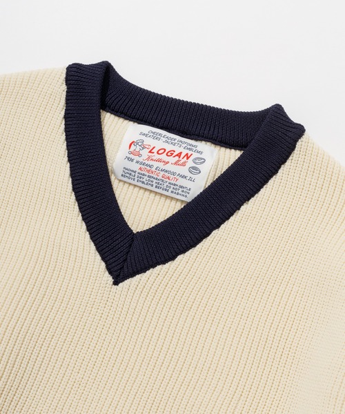 ADAM ET ROPE'(アダムエロペ)の「【LOGAN/ローガン 別注】カレッジニット Vネック オーバーシルエット/ワッペン付(ニット/セーター・メンズ・ホワイト/ピンク/ブルー系その他6・M/L)」の8枚目の写真