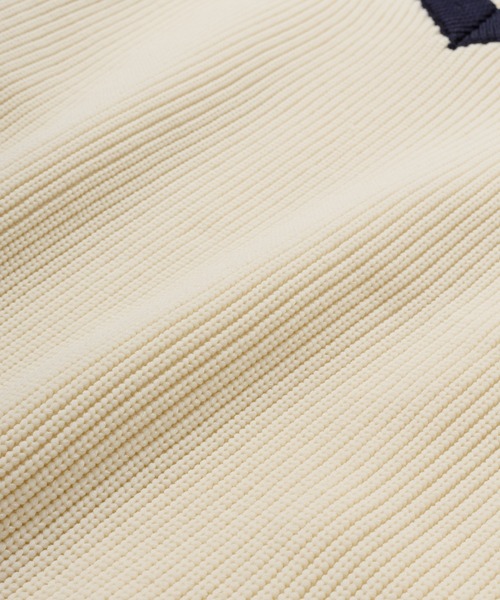 ADAM ET ROPE'(アダムエロペ)の「【LOGAN/ローガン 別注】カレッジニット Vネック オーバーシルエット/ワッペン付(ニット/セーター・メンズ・ホワイト/ピンク/ブルー系その他6・M/L)」の4枚目の写真