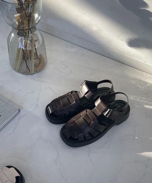 AS KNOW AS plus(アズノゥアズプラス)の「●スクエア グルカサンダル(サンダル・レディース・ブラック/ベージュ/ブラウン/アイボリー/ブラック系・M/L)」の4枚目の写真