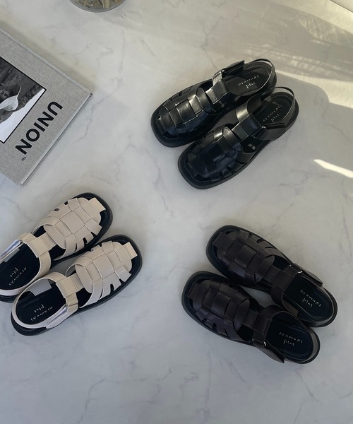 AS KNOW AS plus(アズノゥアズプラス)の「●スクエア グルカサンダル(サンダル・レディース・ブラック/ベージュ/ブラウン/アイボリー/ブラック系・M/L)」の6枚目の写真