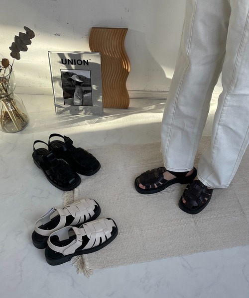 AS KNOW AS plus(アズノゥアズプラス)の「●スクエア グルカサンダル(サンダル・レディース・ブラック/ベージュ/ブラウン/アイボリー/ブラック系・M/L)」の11枚目の写真