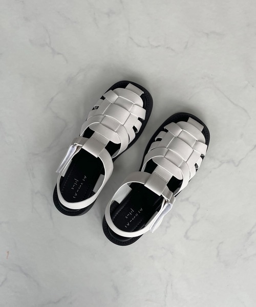 AS KNOW AS plus(アズノゥアズプラス)の「●スクエア グルカサンダル(サンダル・レディース・ブラック/ベージュ/ブラウン/アイボリー/ブラック系・M/L)」の14枚目の写真