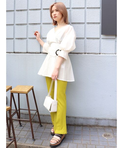 MURUA(ムルーア)の「カシュクールベルトチュニックシャツ(シャツ/ブラウス・レディース・ホワイト/ベージュ/グレー/ブルー・FREE)」の10枚目の写真