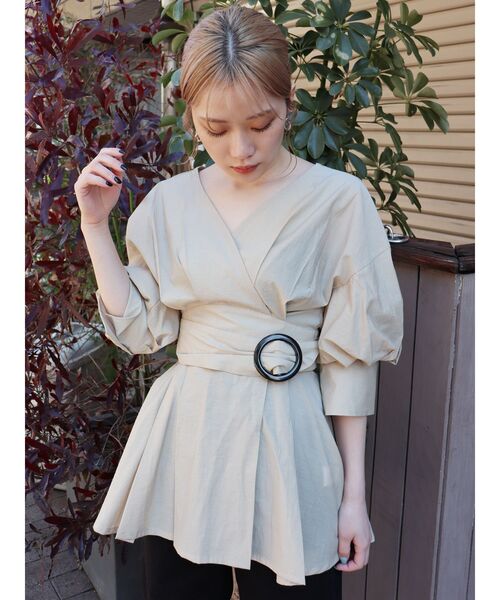 MURUA(ムルーア)の「カシュクールベルトチュニックシャツ(シャツ/ブラウス・レディース・ホワイト/ベージュ/グレー/ブルー・FREE)」の12枚目の写真