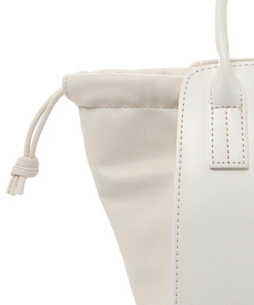 LAKOLE（ラコレ）の「コンビ巾着トートバッグ / 266468（ショルダーバッグ・レディース・ブラウン系その他/ベージュ/ブラック/ホワイト/ブラウン・FREE）」の22枚目の写真