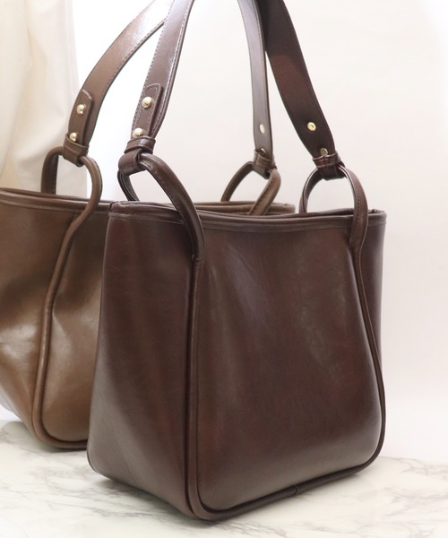 florist（フローリスト）の「PUレザーの台形フォルムワンハンドルトートバッグ/ショルダーバッグ（トートバッグ・レディース・ブラック系その他2/ブラック系その他3/ブラウン系その他2/ブラウン系その他3/ブラウン系その他4/ブラウン系その他5・FREE）」の6枚目の写真