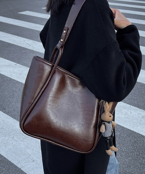 florist（フローリスト）の「PUレザーの台形フォルムワンハンドルトートバッグ/ショルダーバッグ（トートバッグ・レディース・ブラック系その他2/ブラック系その他3/ブラウン系その他2/ブラウン系その他3/ブラウン系その他4/ブラウン系その他5・FREE）」の8枚目の写真