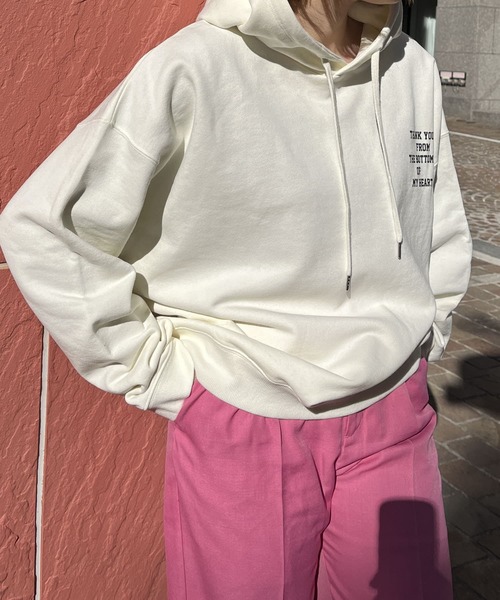 HEYUMM（ヘユム）の「裏毛チビロゴフーディー（スウェット・レディース・アイボリー/グリーン/チャコールグレー・ONE）」の11枚目の写真