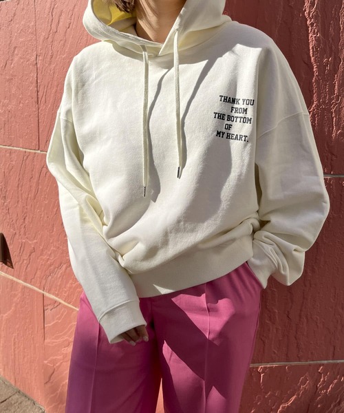 HEYUMM（ヘユム）の「裏毛チビロゴフーディー（スウェット・レディース・アイボリー/グリーン/チャコールグレー・ONE）」の13枚目の写真