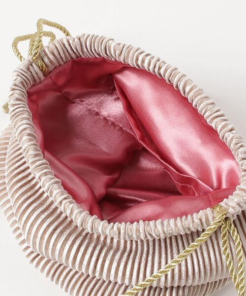 FUNALIVE（ファンアライブ）の「【dignity closet】クラッシィプリーツミニバッグ/Classy Pleats Bag（ショルダーバッグ・メンズ・ブラック/ブラウン/ブルー/アイボリー・FREE）」の6枚目の写真