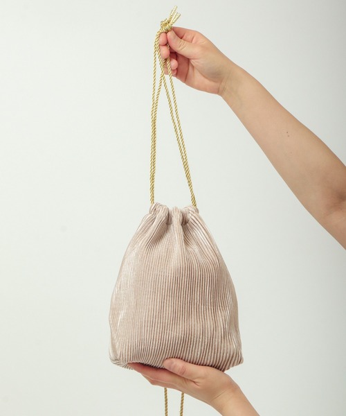 FUNALIVE（ファンアライブ）の「【dignity closet】クラッシィプリーツミニバッグ/Classy Pleats Bag（ショルダーバッグ・メンズ・ブラック/ブラウン/ブルー/アイボリー・FREE）」の10枚目の写真