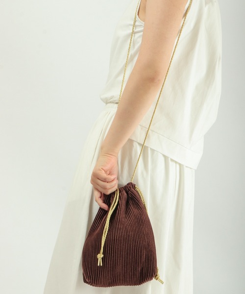 FUNALIVE（ファンアライブ）の「【dignity closet】クラッシィプリーツミニバッグ/Classy Pleats Bag（ショルダーバッグ・メンズ・ブラック/ブラウン/ブルー/アイボリー・FREE）」の21枚目の写真